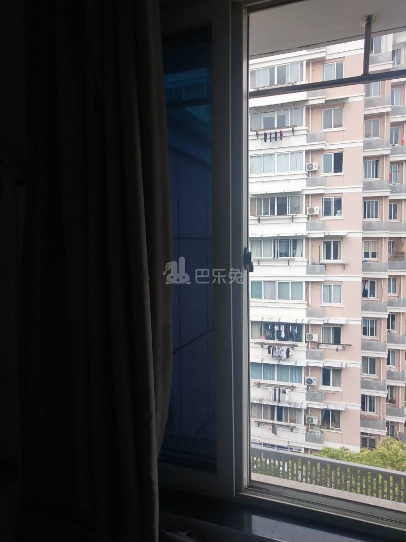 滨安小区6641821卧室窗户图7