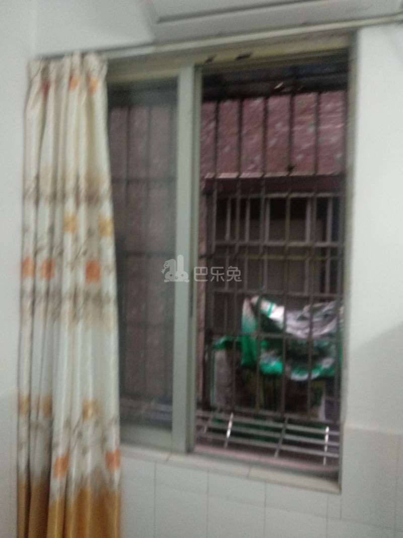 棠东毓桂大街一巷8号6643959卧室窗户图7