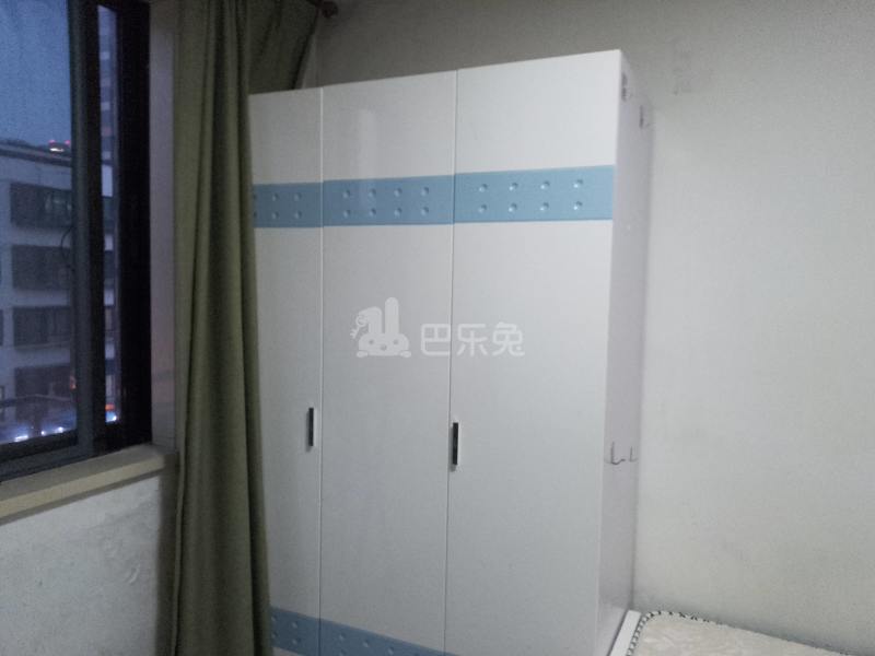 海联花苑（张虹路135弄）6664264卧室图2