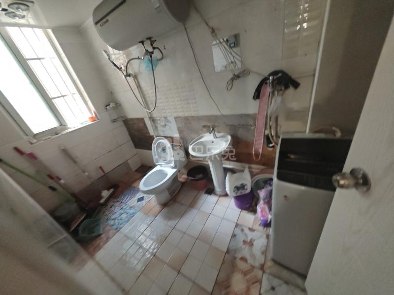 禄德华苑6666642卫生间图4