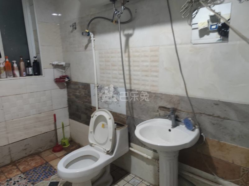 禄德华苑6666642卫生间图6