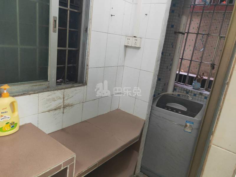 江夏村白社东街五巷9号6668807卧室图2