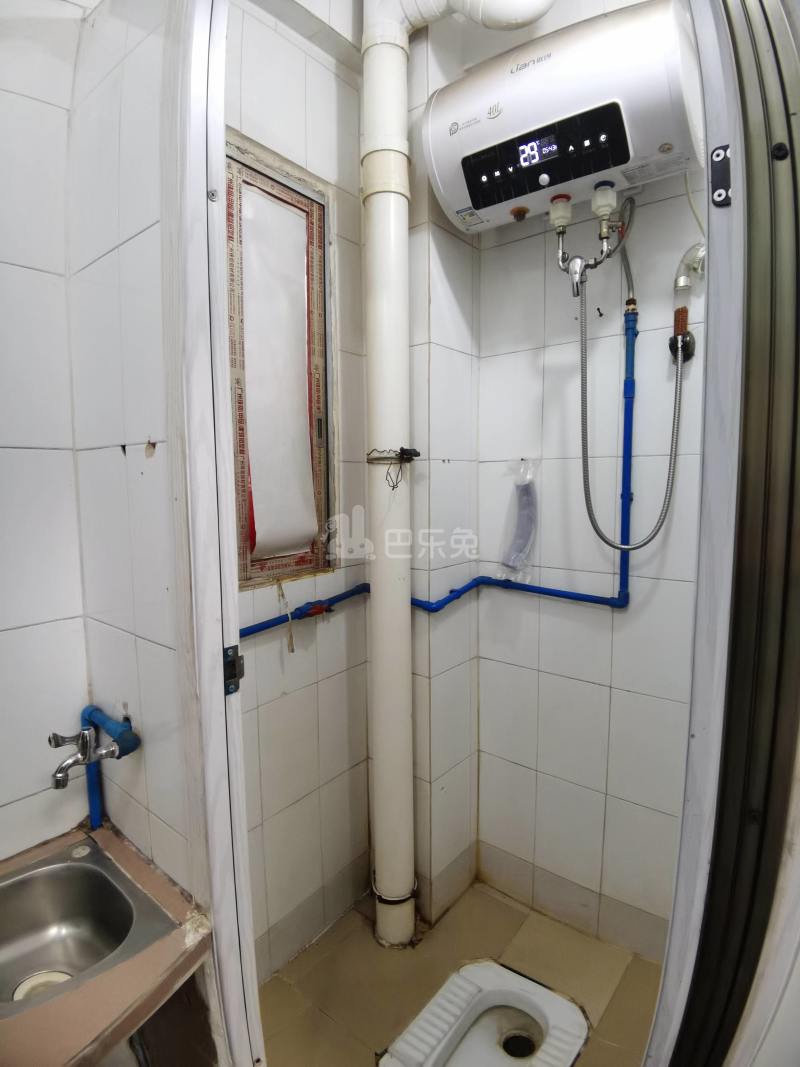 江夏村白社东街五巷9号6668809卫生间图3