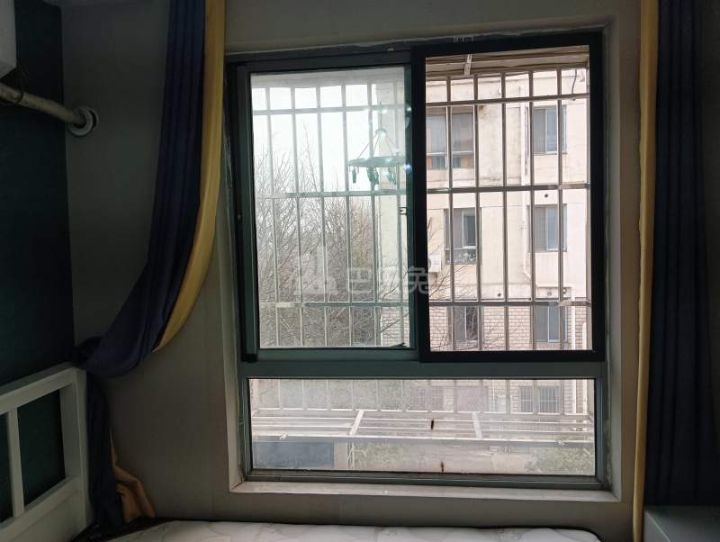 丰盛雅苑6673735卧室窗户图11