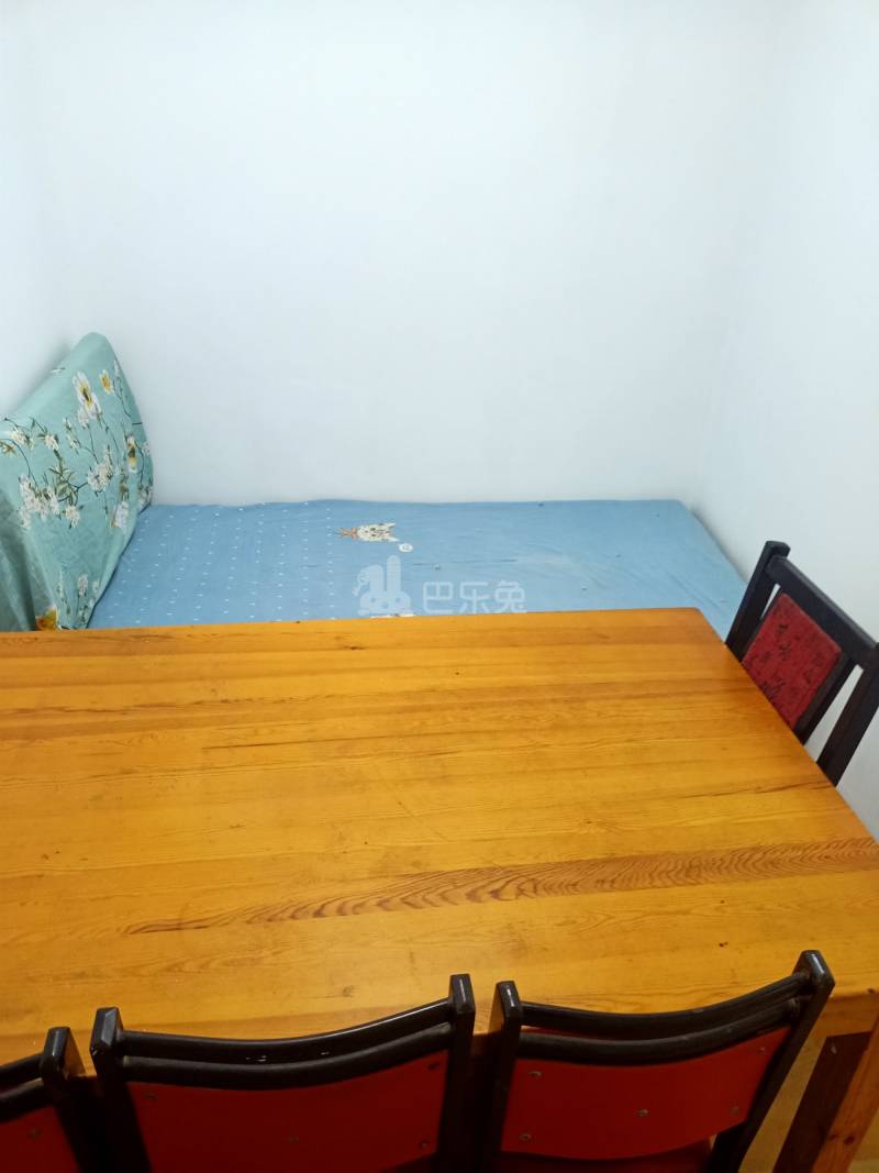 宝隆新村东区6686337客厅图2