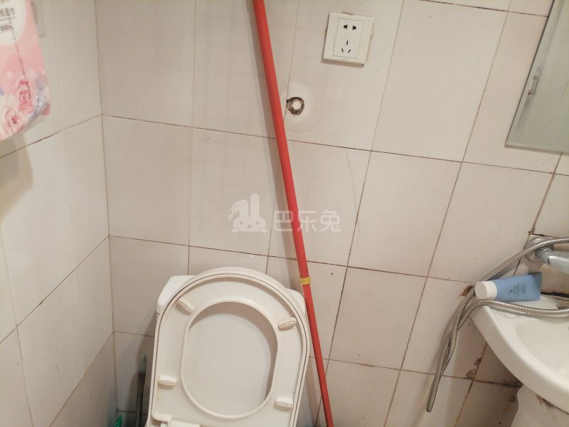 吴中路405弄小区6688736卫生间图9