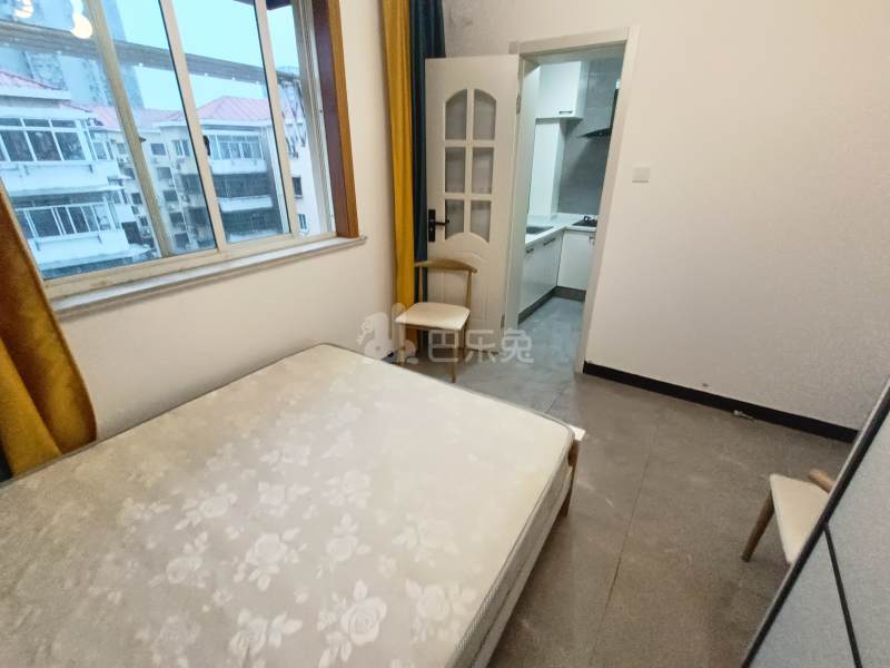 建中路126弄小区668702卧室图1