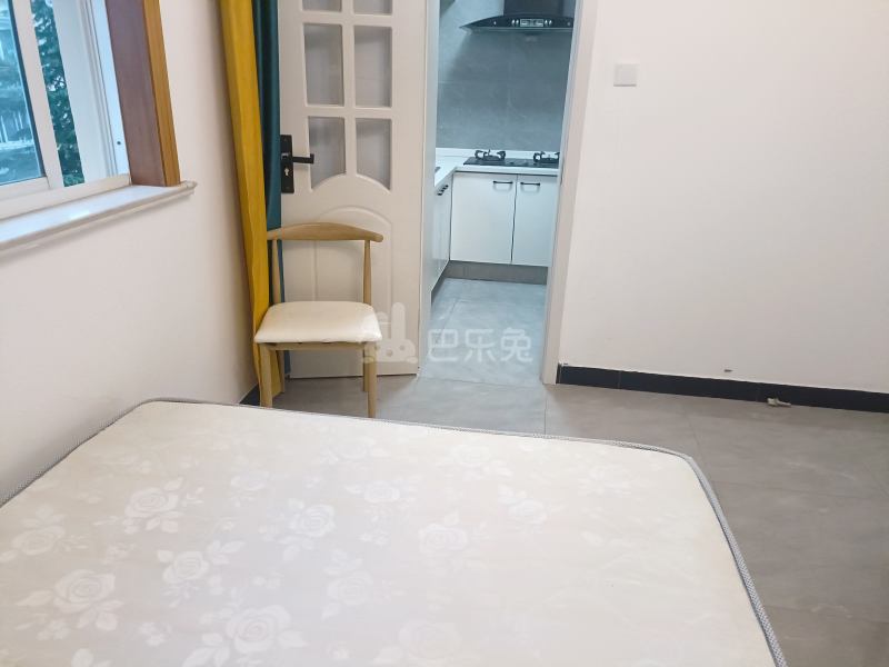 建中路126弄小区668702卧室图8