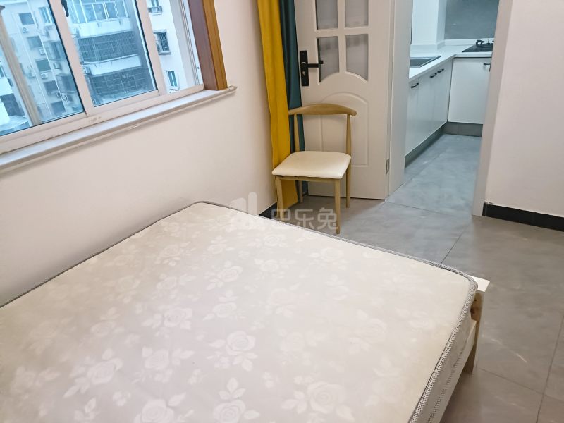 建中路126弄小区668702卧室图7