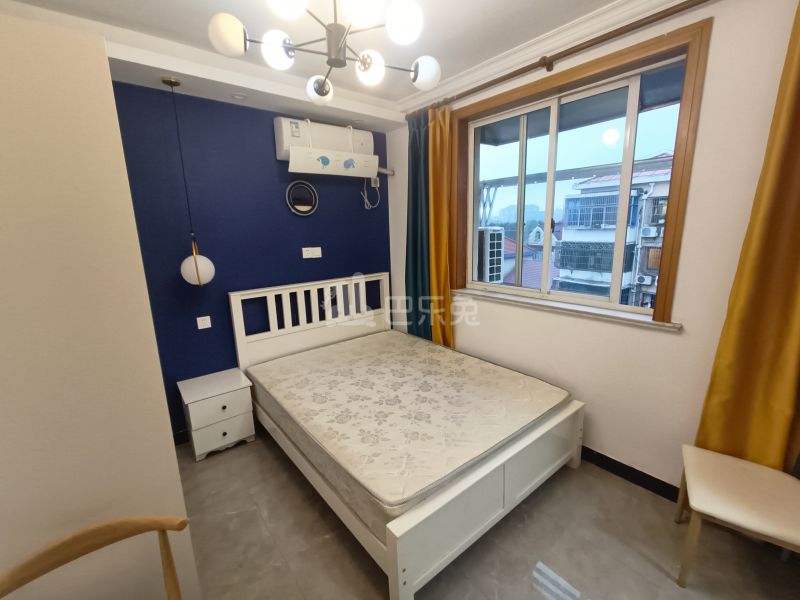 建中路126弄小区668702卧室图4