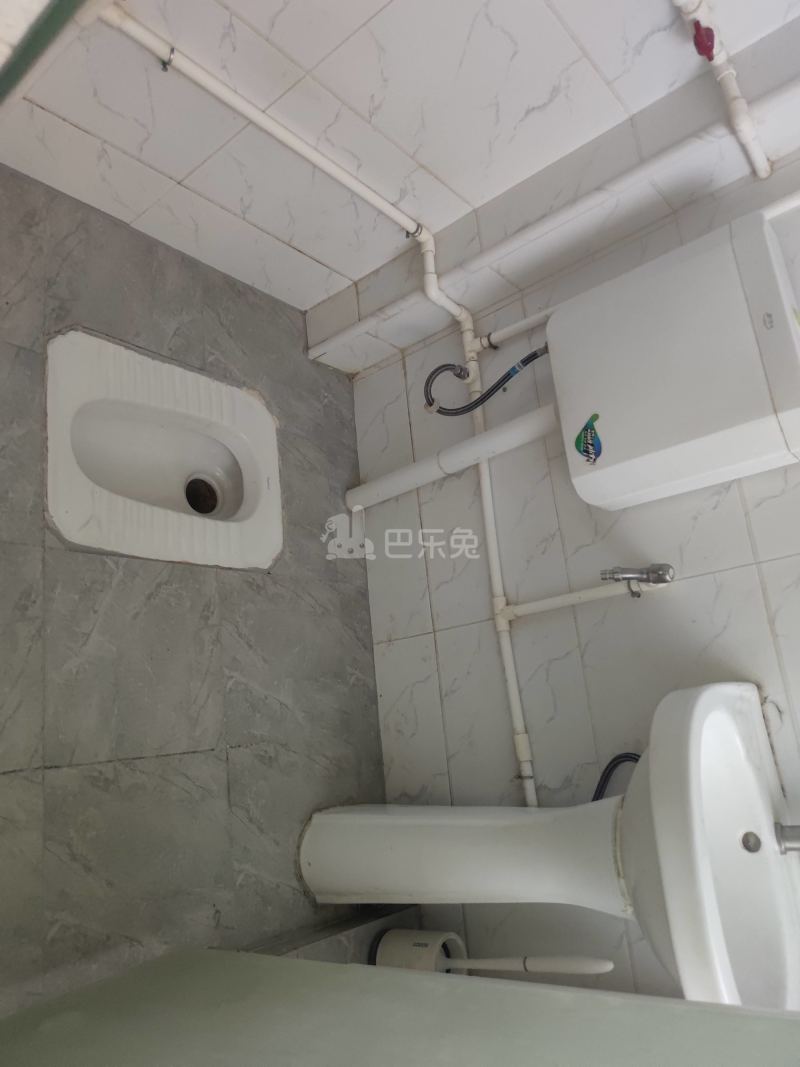 石牌塘边东街9号6696758卫生间图4