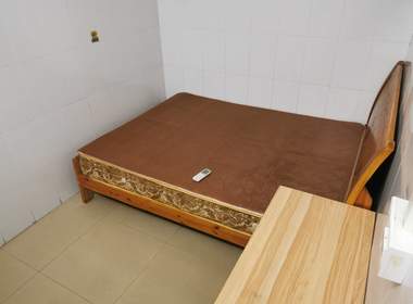 望岗街96号 1室1厅1卫