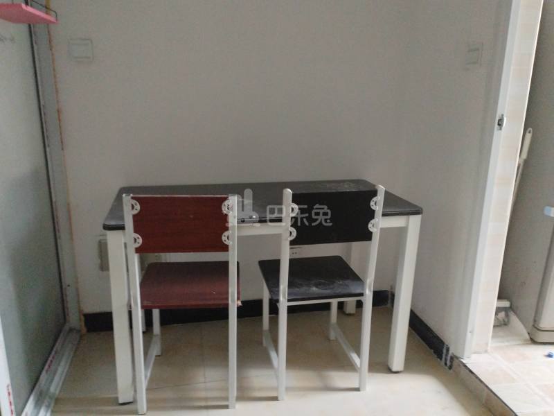 碧林湾南苑东区670376客厅图4