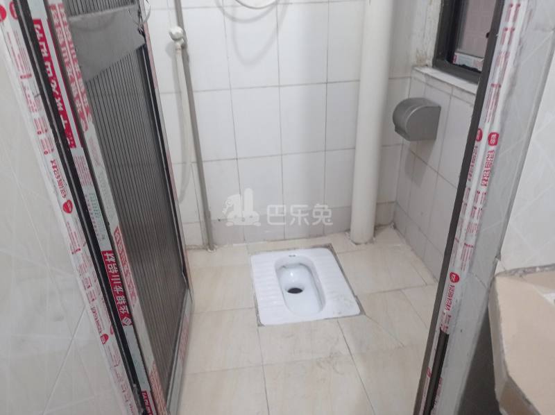 彭西新村一街11号6712564卫生间图5