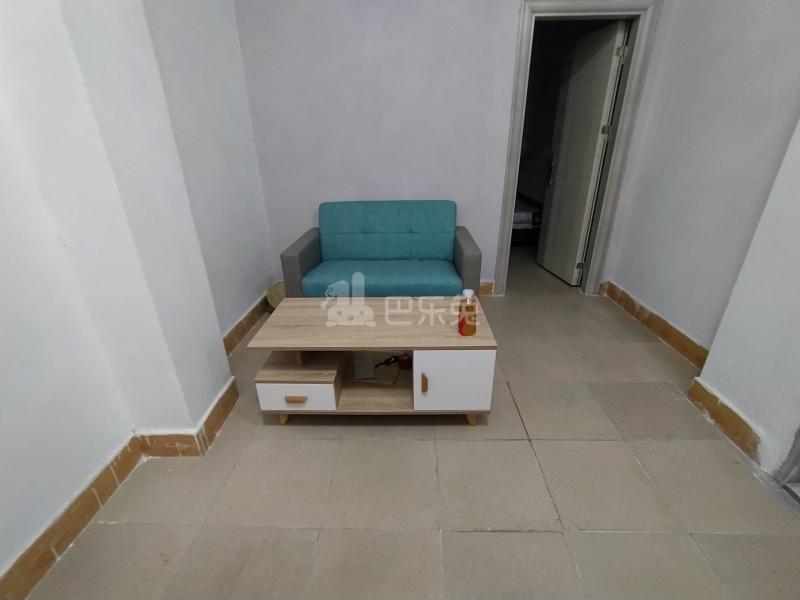 望岗嘉禾街西二巷9号6713378客厅图5