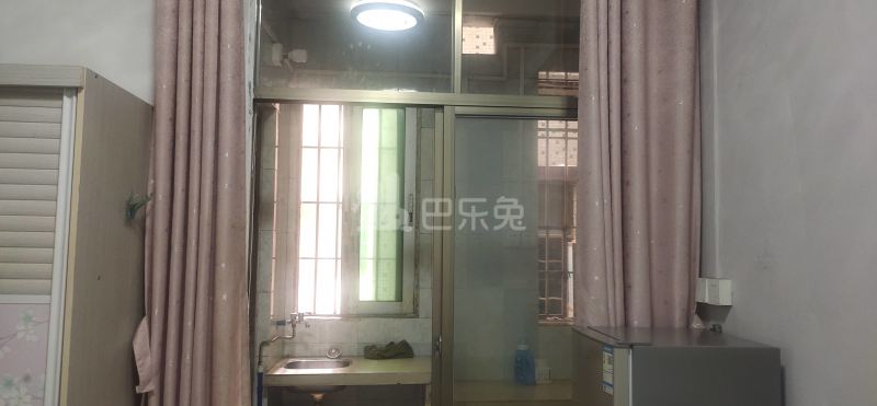 望岗嘉禾街西二巷9号6713383卧室窗户图6