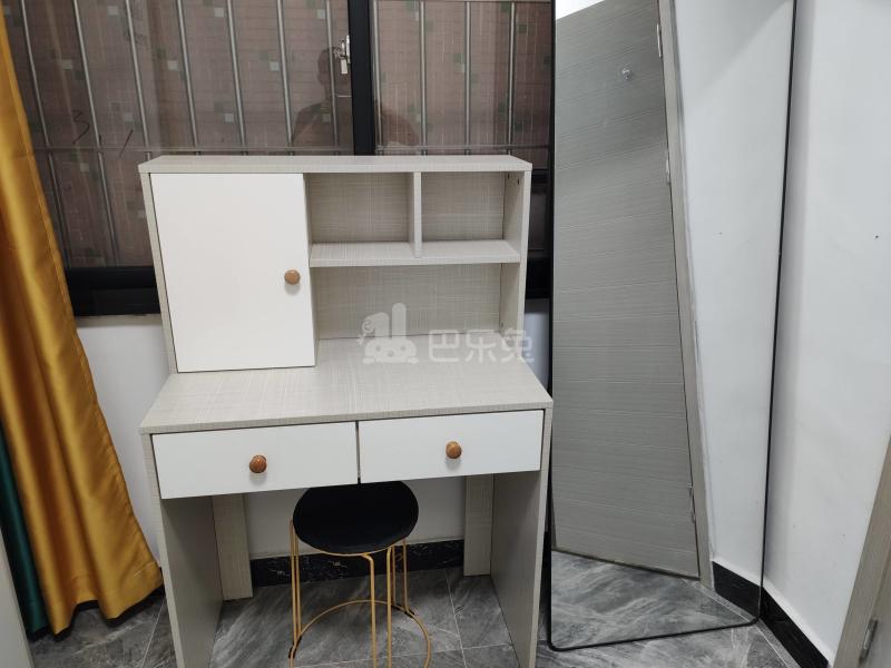 植村西北二路28号6736532卧室图3