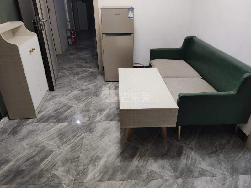 植村西北二路28号6736532客厅图5