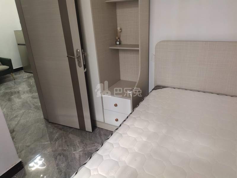 植村西北二路28号6736533卧室图3