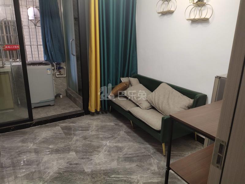 植村西北二路28号6736533客厅图4