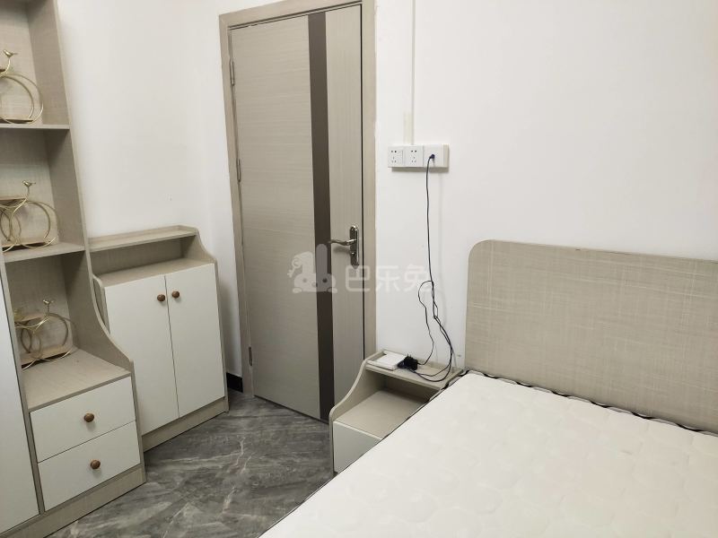 植村西北二路28号6736540卧室图3