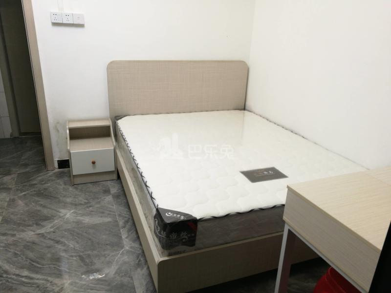 植村西北二路28号6736546卧室图1