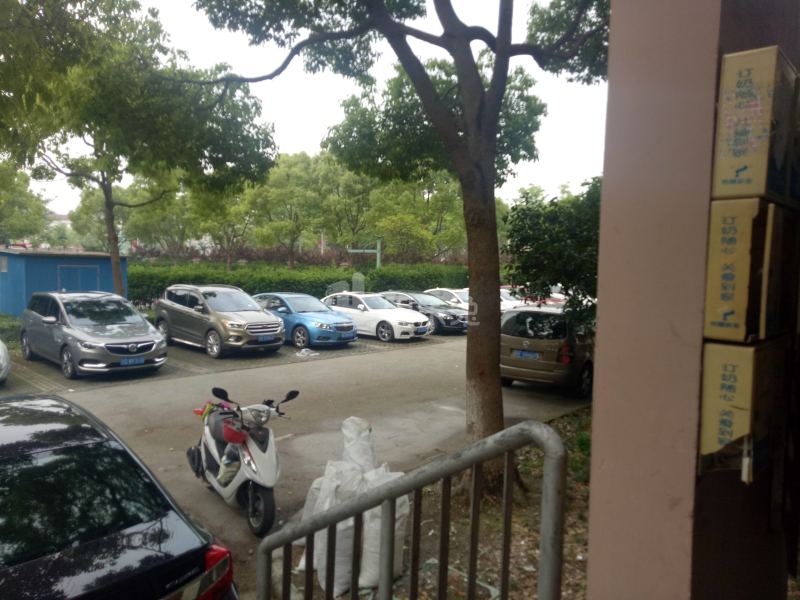 龙博公寓18422402周边环境图3