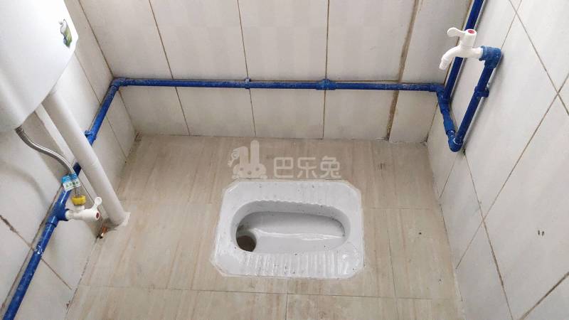 鳌鱼岗大街27号6747456卫生间图9