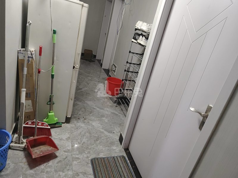 丽江佳苑6751844客厅图8