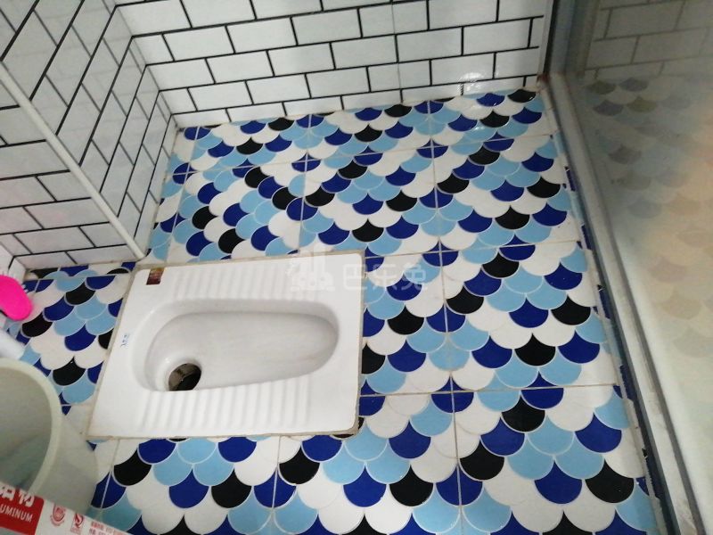 东园小区东区6765879卫生间图3