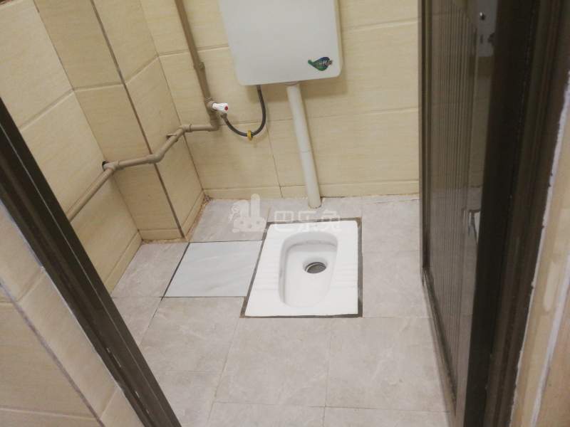 东联拱日坊大街七巷1号6772771卫生间图6