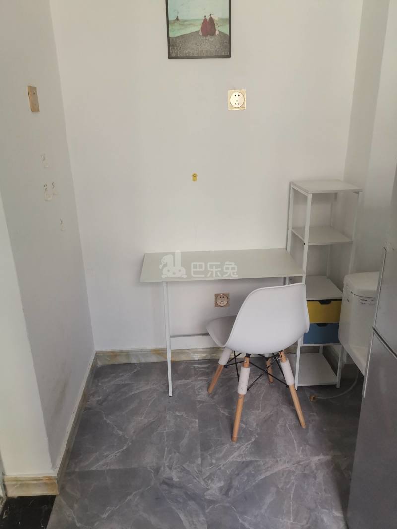 滨浦新苑四村6777770客厅图4