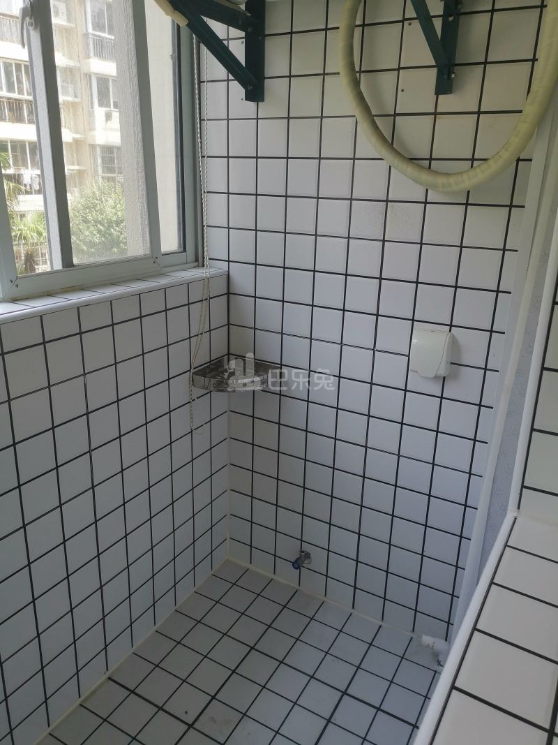 滨浦新苑四村6777770卫生间图7