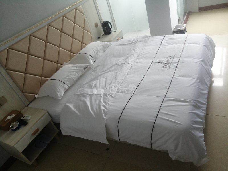 嘉禾望岗杨村园一街8号之一6782795卧室图0