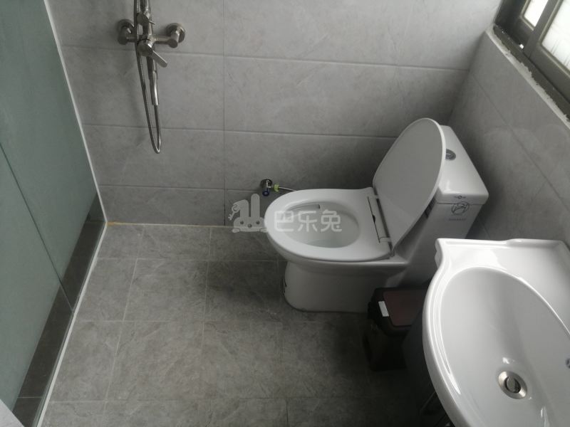 嘉禾望岗杨村园一街8号之一6782795卫生间图5