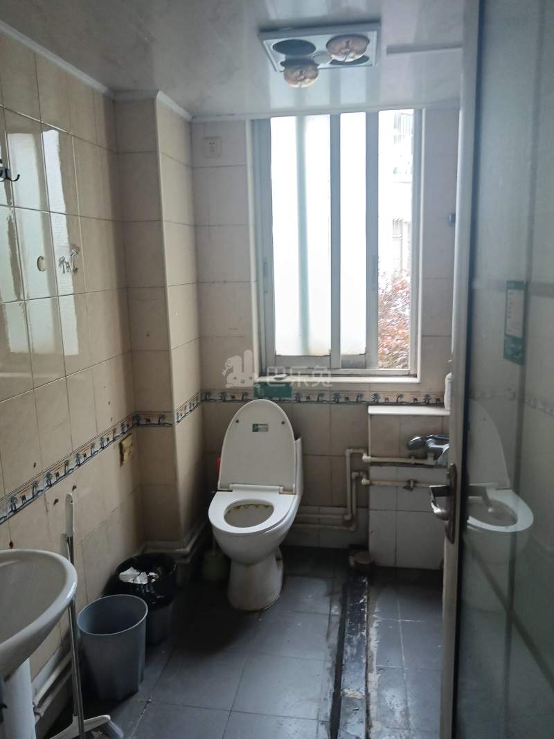 罗阳五村莲盛花苑6787921卫生间图8