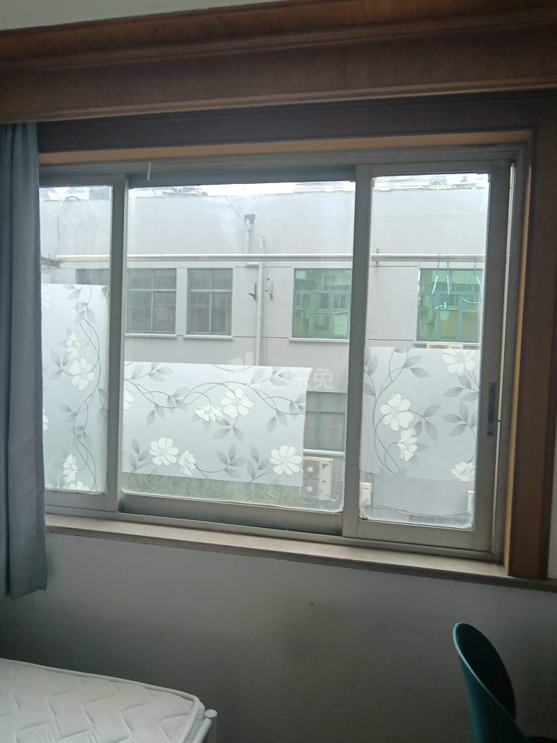 罗阳五村莲盛花苑6787921卧室窗户图12