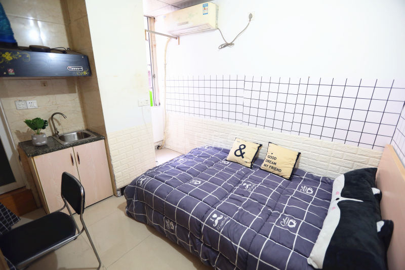 E+青年公寓（众安花园店）6791916卧室图2