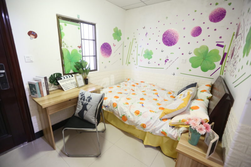 E+青年公寓（众安花园店）6791954卧室图0