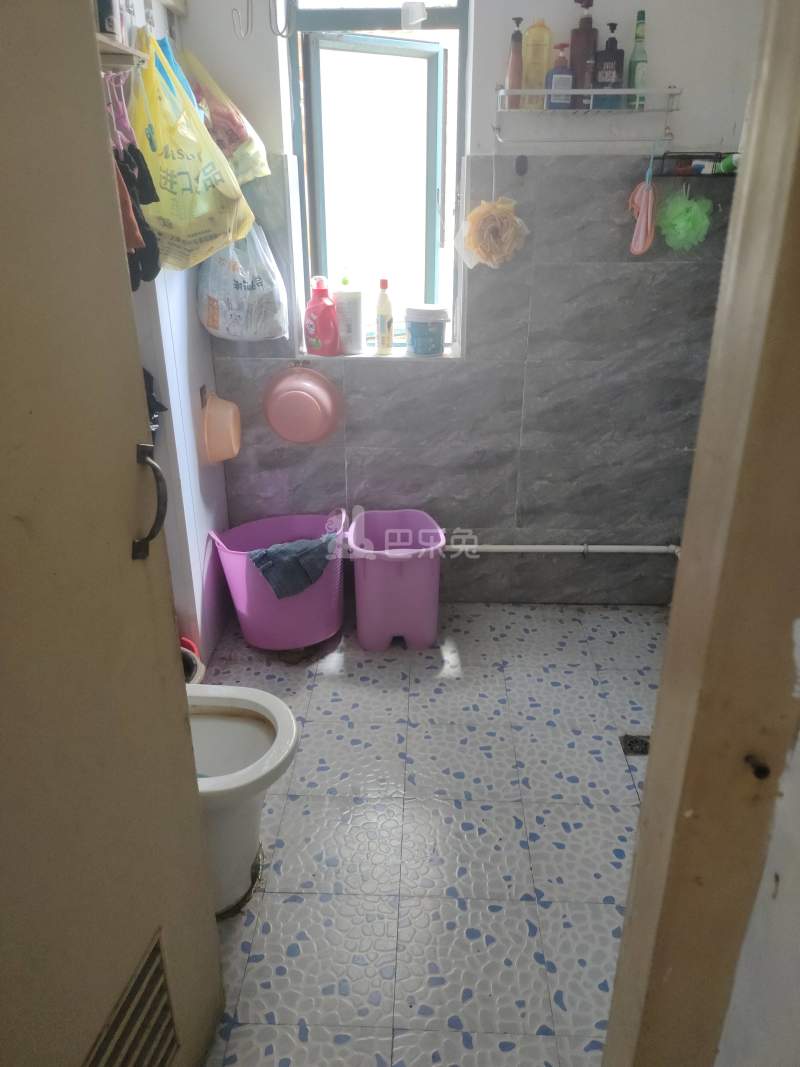 罗秀苑南区6794349卫生间图8