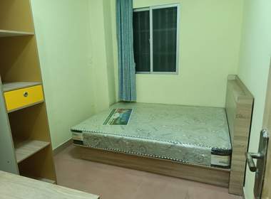 鹤边员村中街东十巷13号 