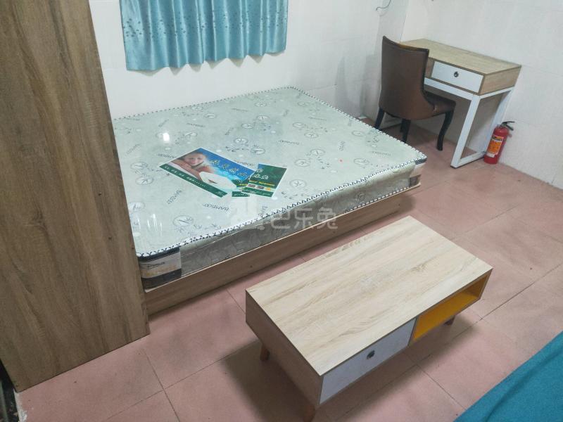 鹤边员村中街东十巷13号6801934卧室图1