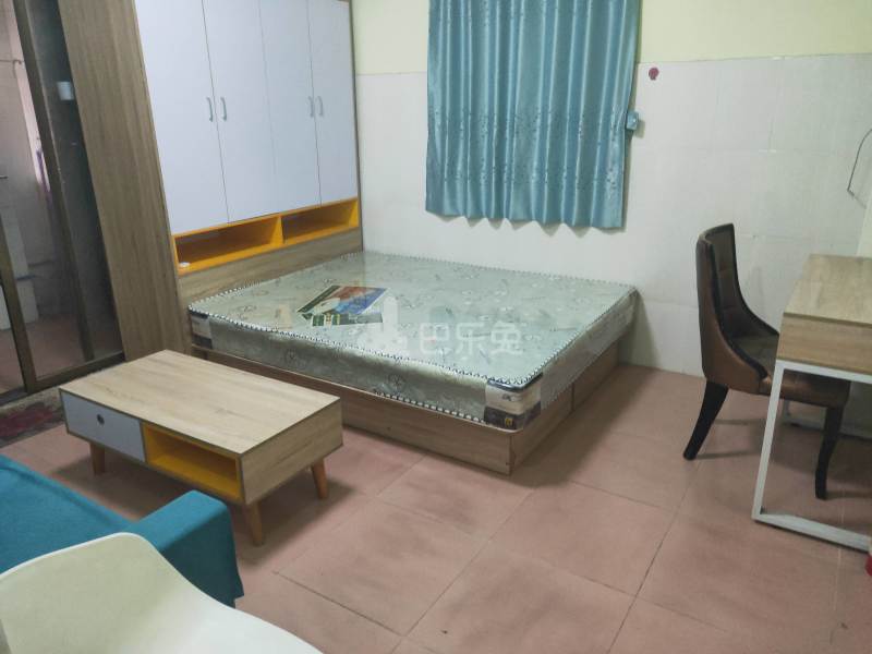 鹤边员村中街东十巷13号6801934卧室图0