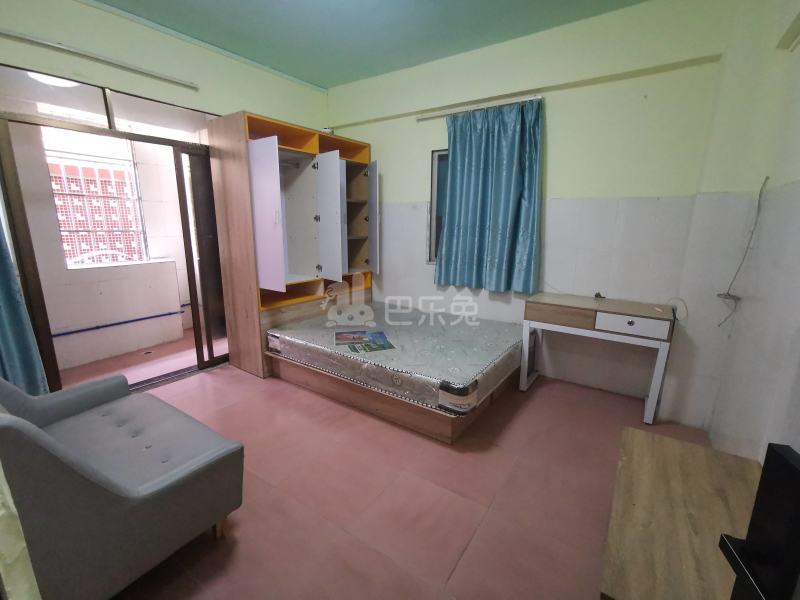 鹤边员村中街东十巷13号6801938卧室图0