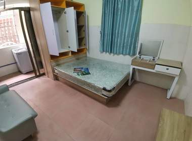 鹤边员村中街东十巷13号 