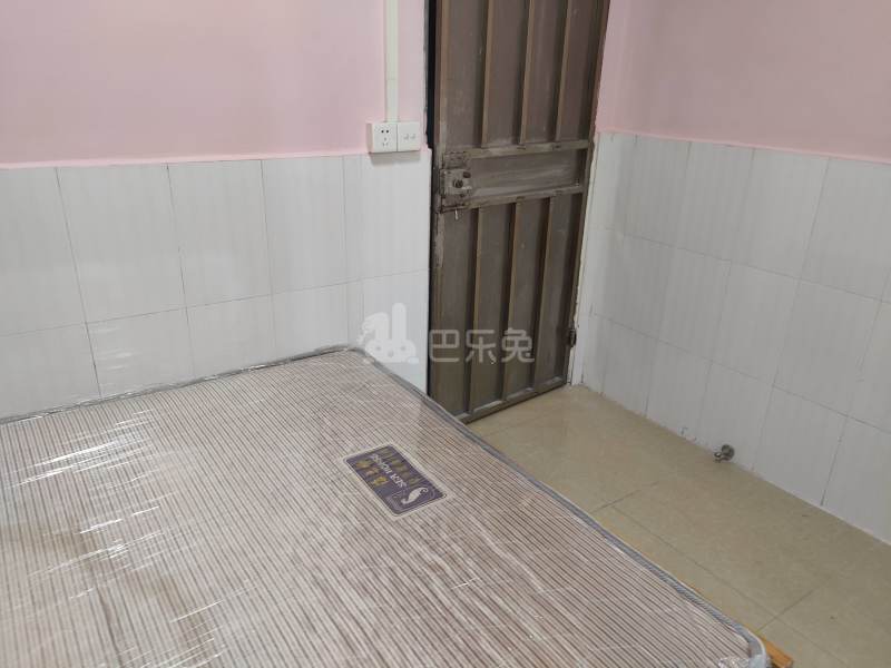 江夏村北三路36号6806359卧室图2