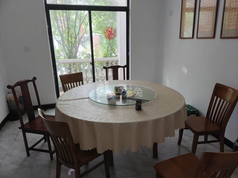 泊仕郡6808421客厅图0