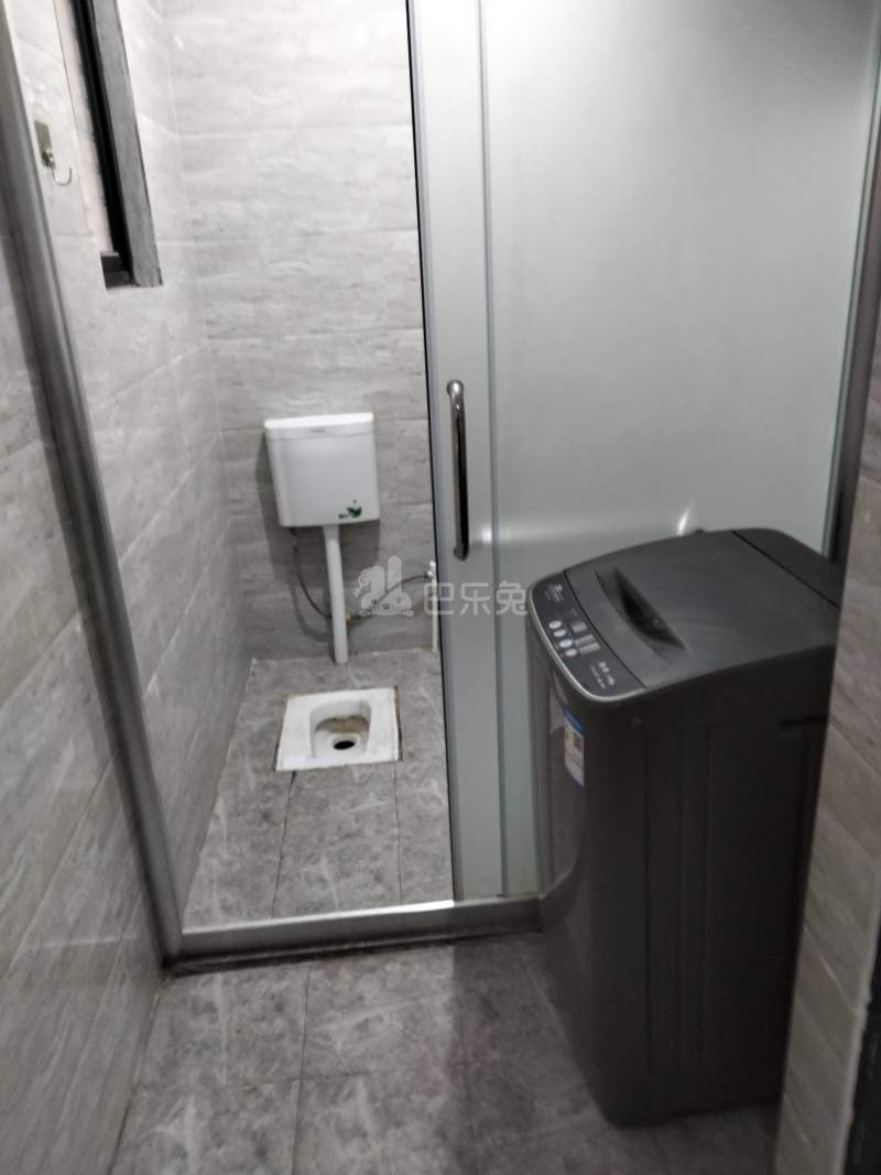 植村三路十巷29号6812607卫生间图8