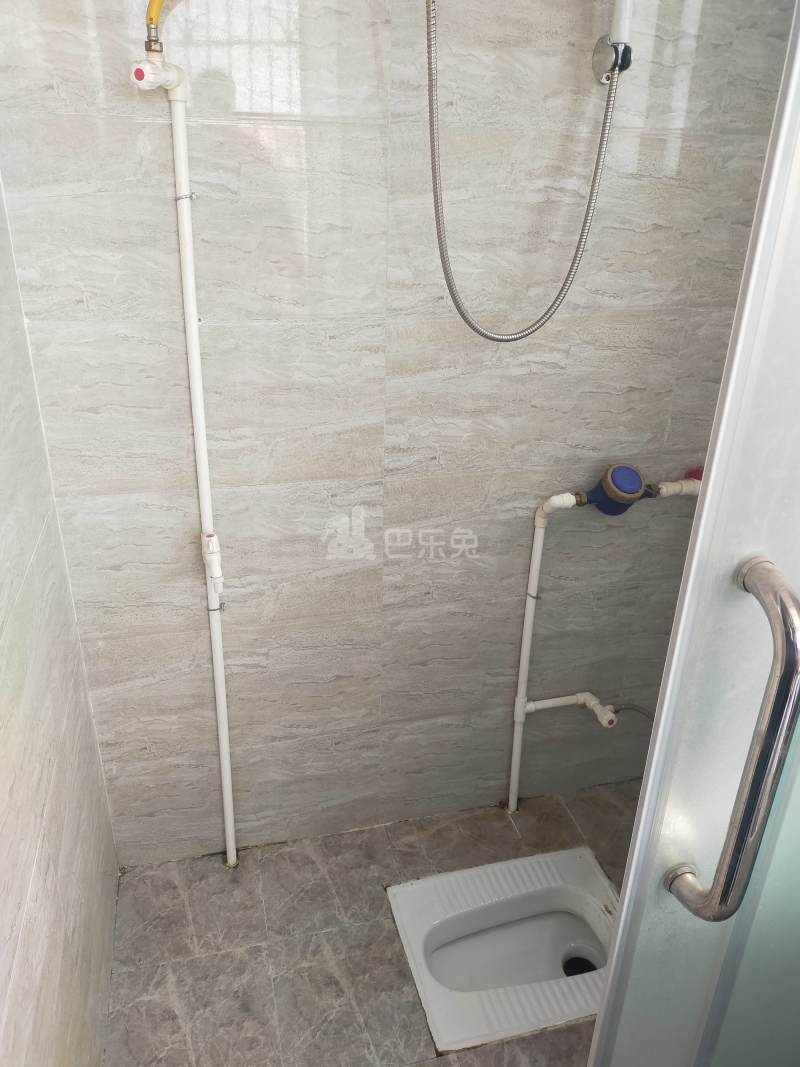 植村三路十巷29号6812611卫生间图5