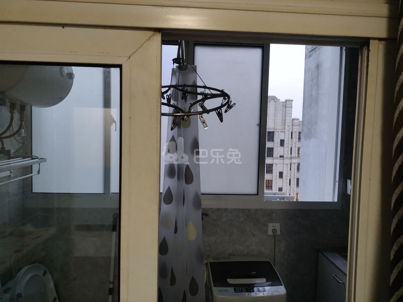 三杨新村一街坊6815003卧室窗户图13